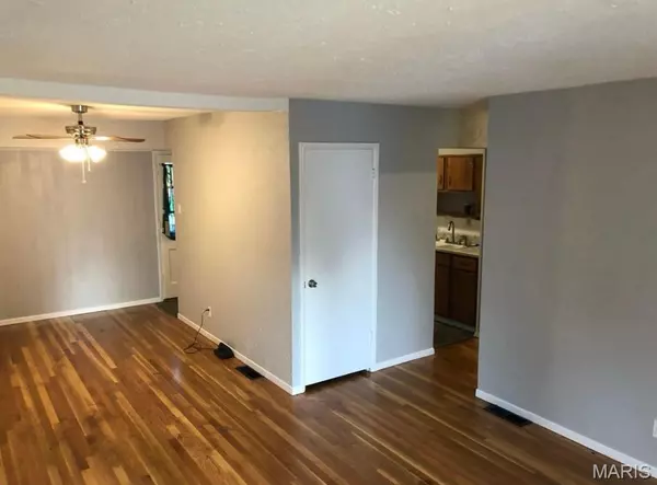 St Louis, MO 63137,419 Macdougall DR