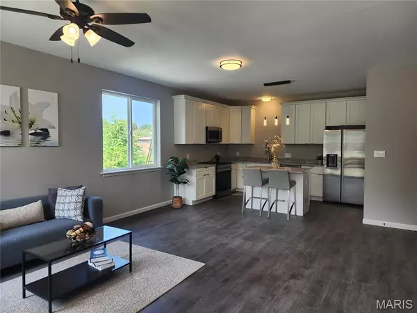 Overland, MO 63114,10111 Niblic DR