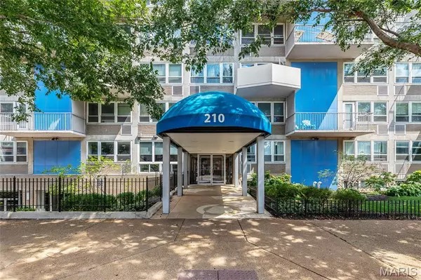 St Louis, MO 63103,210 N 17th ST #302