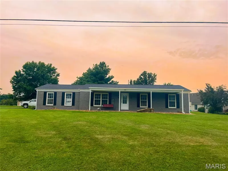 405 Rock RD, Paris, MO 65275