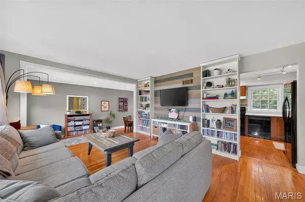 Florissant, MO 63031,685 Mark Twain DR