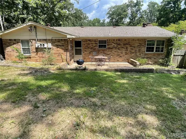 Poplar Bluff, MO 63901,1516 Sylvan DR