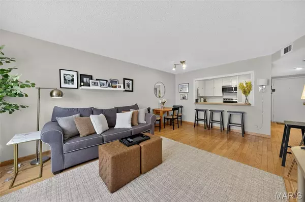 St Louis, MO 63108,4355 Maryland AVE #130