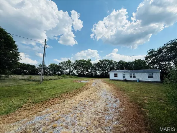 Nashville, IL 62263,17642 Pheasant RD