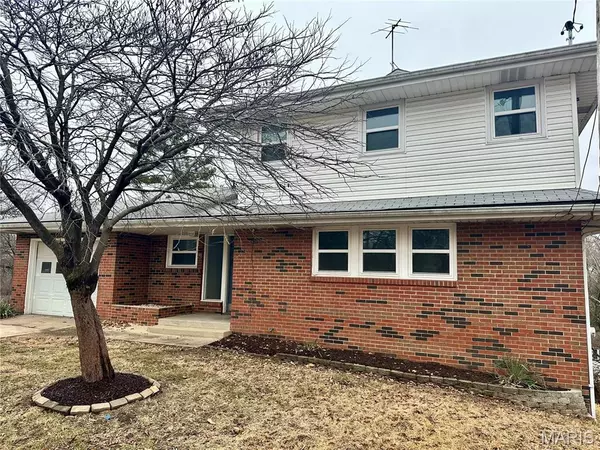 Alton, IL 62002,30 W Marietta PL