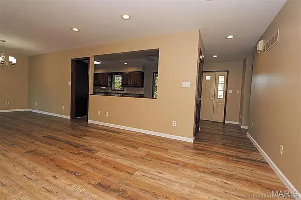 Farmington, MO 63640,108 Hawthorne DR