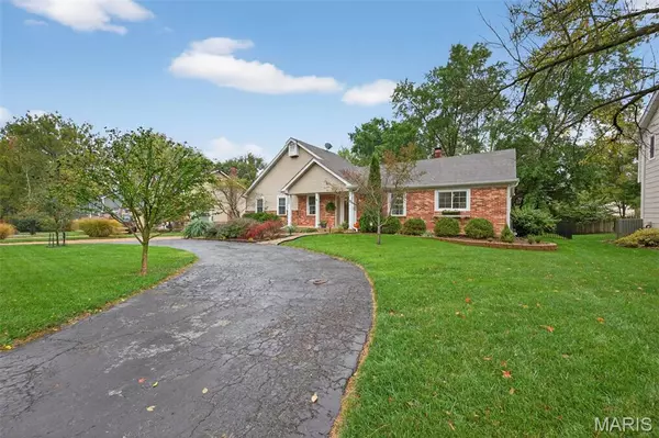 Ballwin, MO 63021,642 Old Ballwin RD