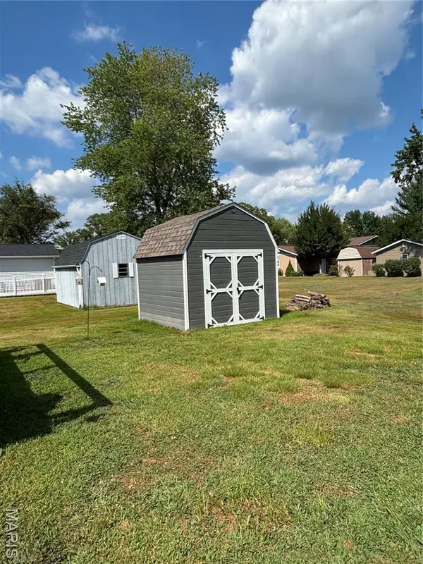 Pinckneyville, IL 62274,911 N Sunset DR