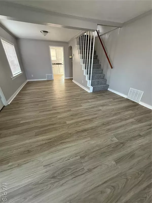 St Louis, MO 63121,6516 Myron AVE