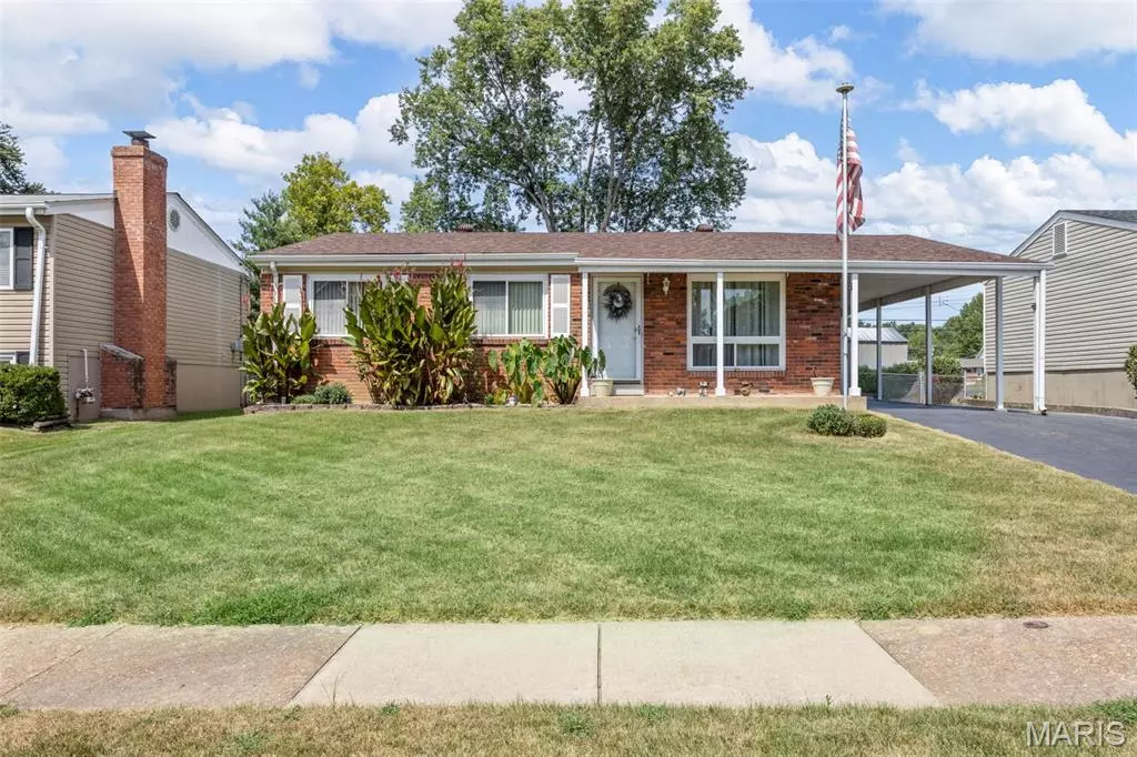 Maryland Heights, MO 63043,11825 Brookmont DR