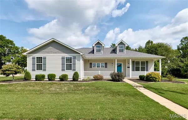 327 E 4th ST, Waterloo, IL 62298