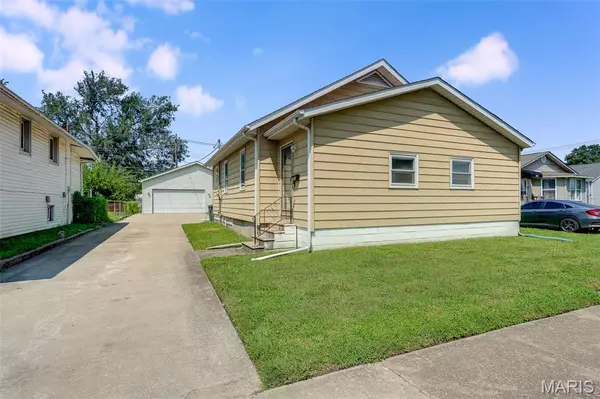 1041 Washington AVE, Madison, IL 62060