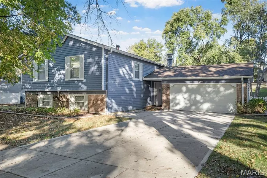177 Tortuna DR, Ballwin, MO 63021