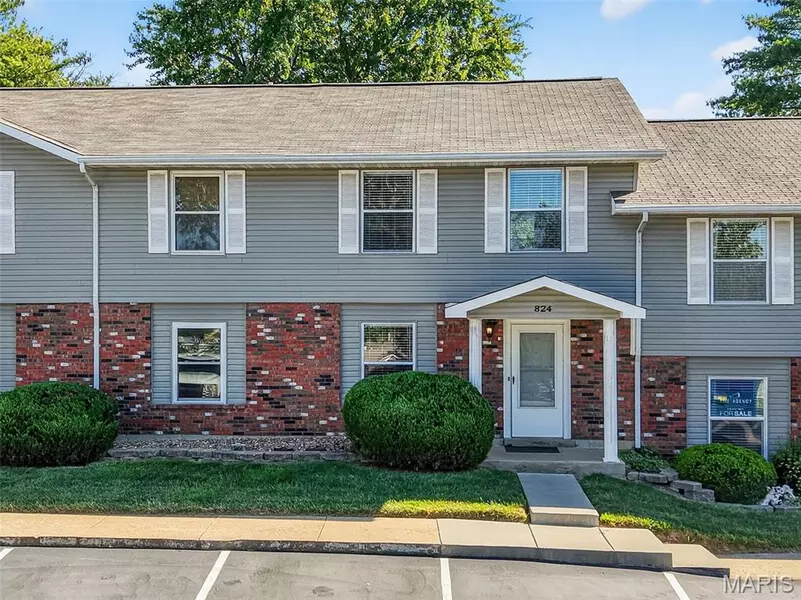 824 Highland Hill CT #H, St Peters, MO 63376