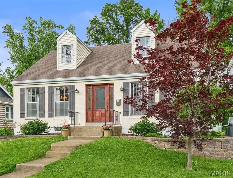 729 W Lockwood AVE, St Louis, MO 63122