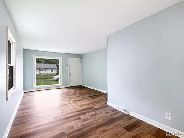 St Louis, MO 63137,408 Crawford RD