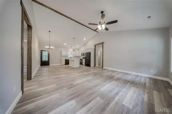 Rolla, MO 65401,10381 County Road 2038