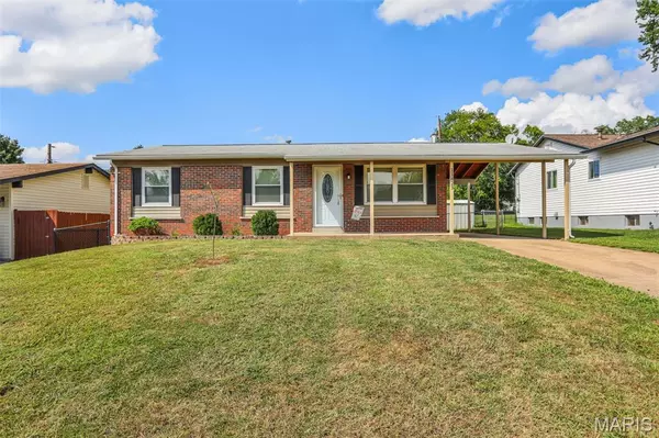 11823 Welcome DR, Maryland Heights, MO 63043
