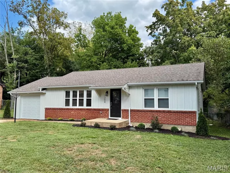 1304 Beverly LN, Farmington, MO 63640