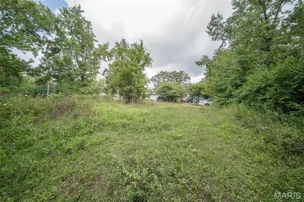 St James, MO 65559,220 E Charles ST