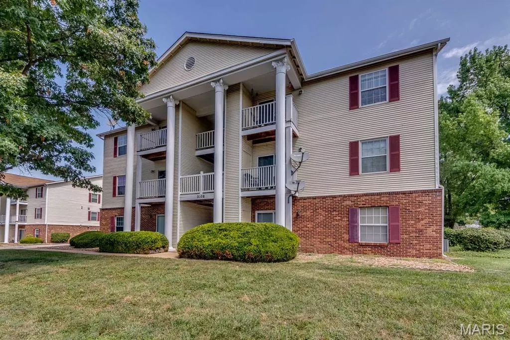 St Louis, MO 63043,3108 Edwards PL #201