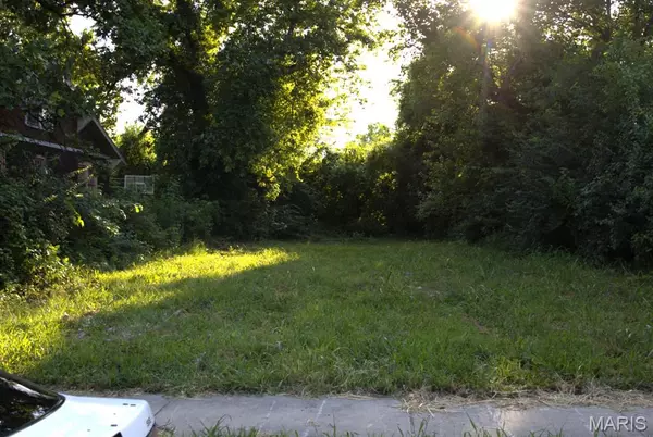 1529 N 44th ST, East St Louis, IL 62204