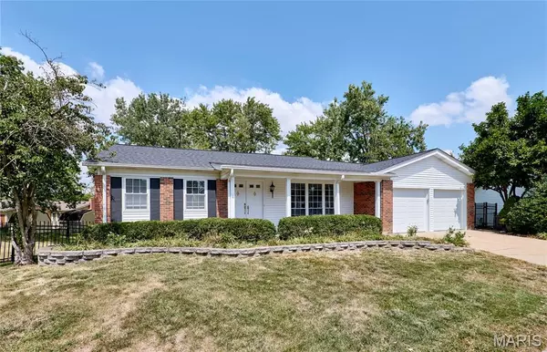 5443 Langsworth DR, St Louis, MO 63129