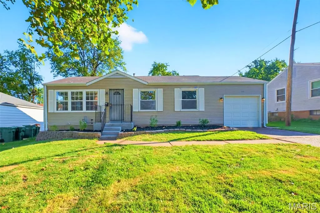 St Louis, MO 63137,1131 Roxton DR