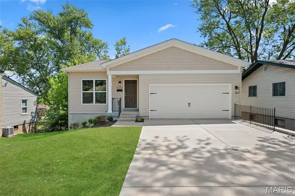 3360 Suncrest AVE, St Louis, MO 63114