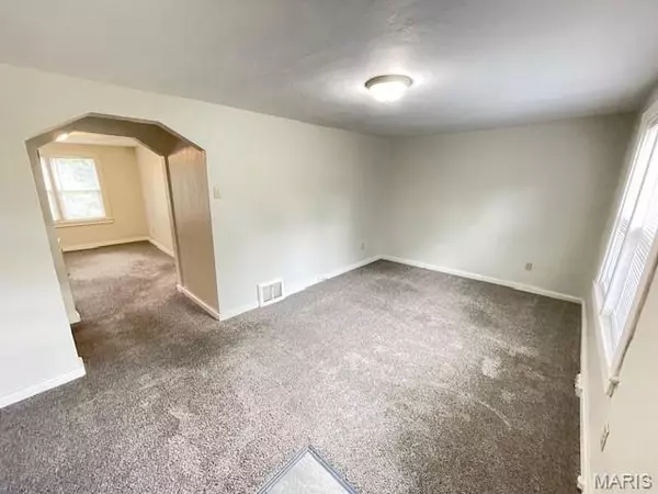 Ferguson, MO 63135,338 La Motte LN