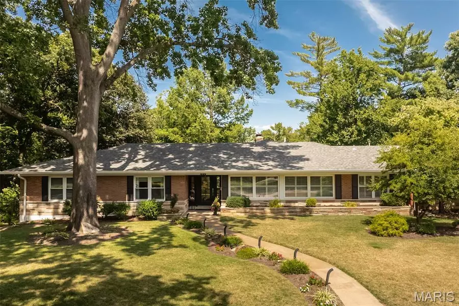 425 Gabriel DR, St Louis, MO 63122