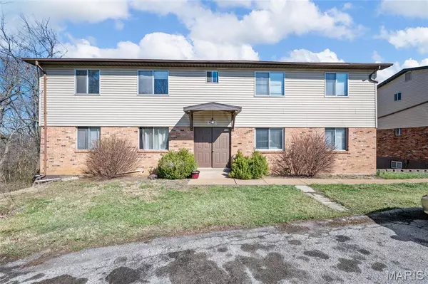 22 E Rock Creek Manor, Arnold, MO 63010