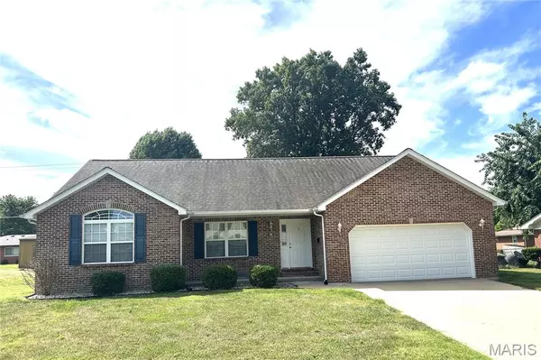 104 Winchester DR, Belleville, IL 62223