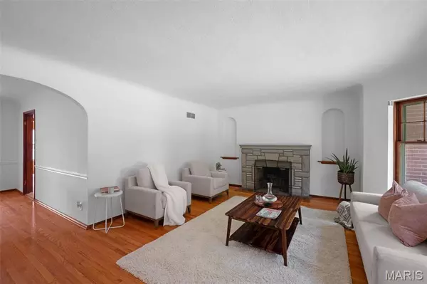 Bella Villa, MO 63125,3806 Waller AVE