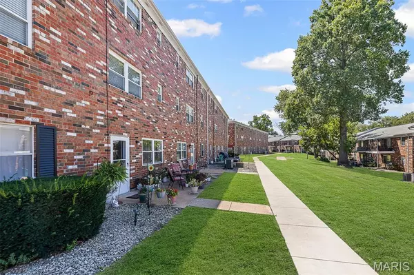 Bridgeton, MO 63044,3137 Roger Williams DR #A