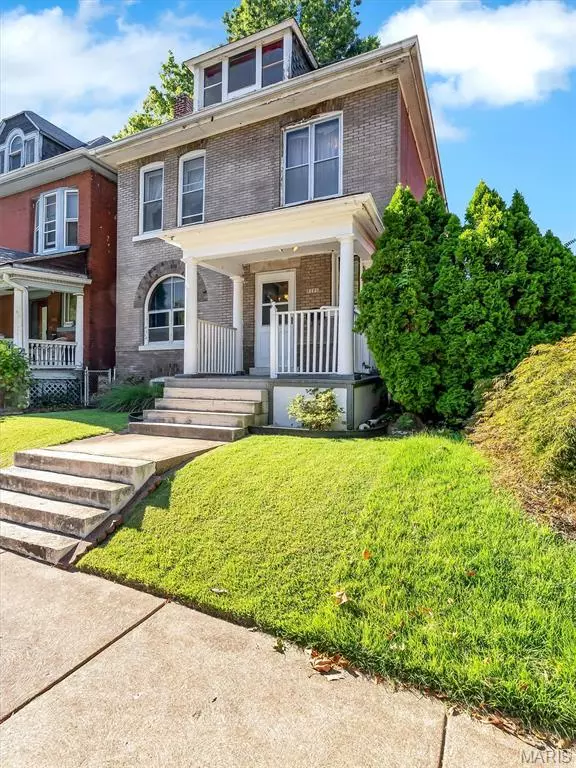 3950 Shenandoah AVE, St Louis, MO 63110