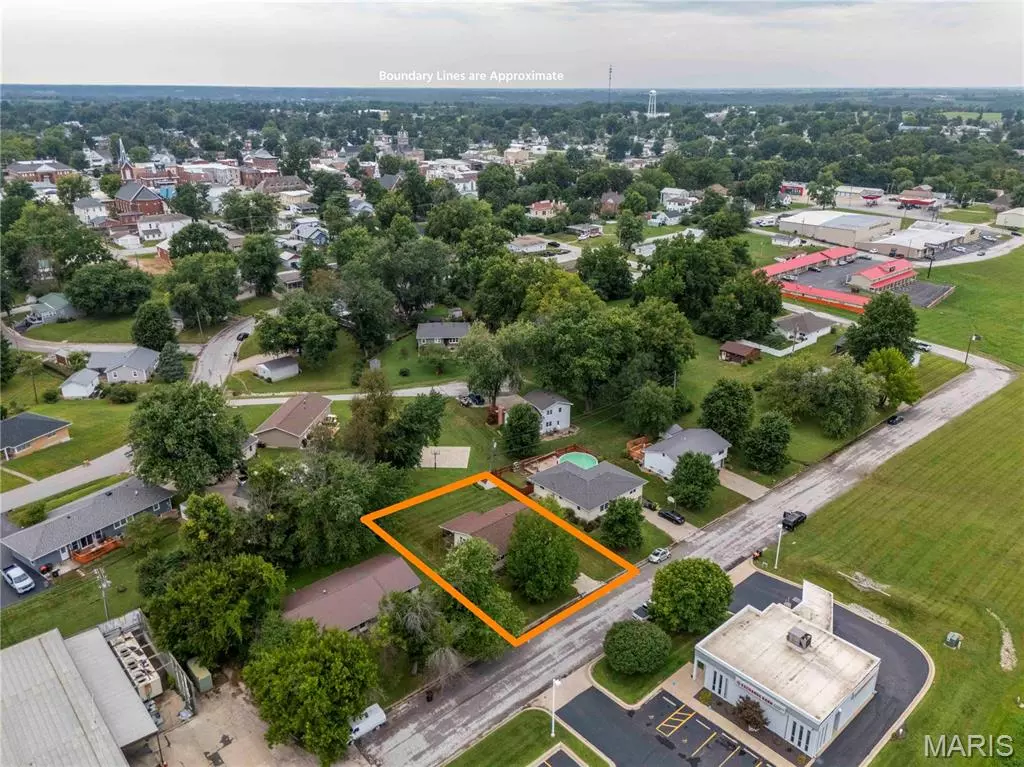 Palmyra, MO 63461,418 Elizabeth AVE