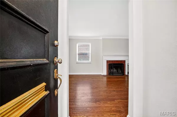 St Louis, MO 63121,2935 Arlmont DR