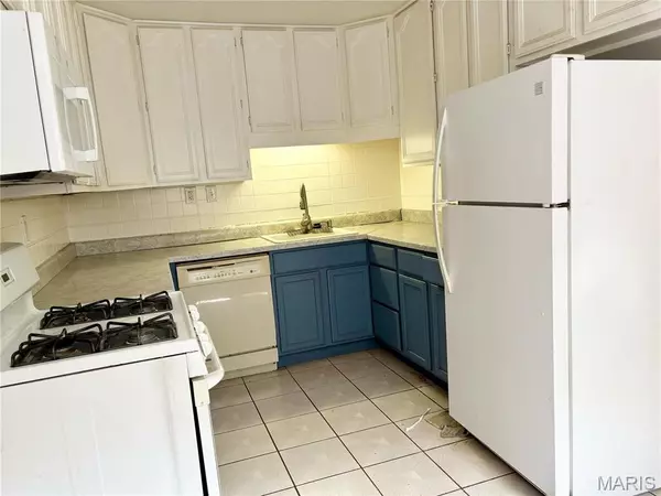 St Louis, MO 63123,4440 Turquoise DR