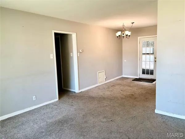 St Louis, MO 63123,4440 Turquoise DR