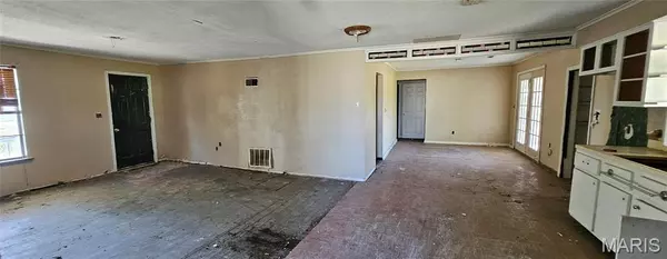 Chaffee, MO 63740,960 State Highway Ee