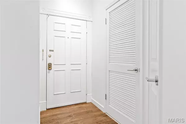 St Louis, MO 63108,4570 Laclede Avenue #301