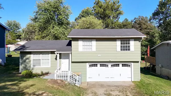 176 Pancho Villa DR, Hillsboro, MO 63050