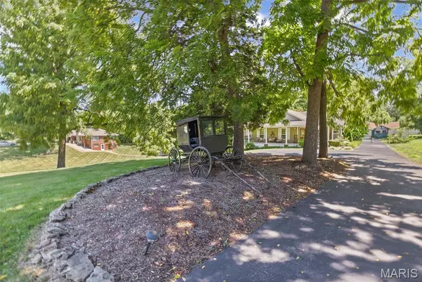 East Alton, IL 62024,144 S 9th ST