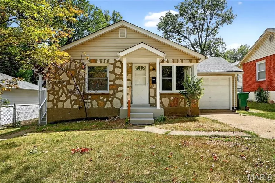 8138 Underhill DR, Hanley Hills, MO 63114