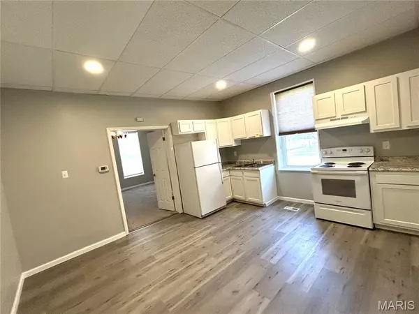 Belleville, IL 62220,208 S Charles ST