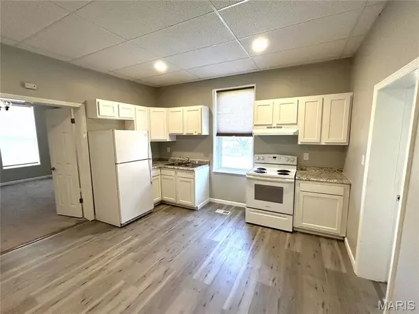 Belleville, IL 62220,208 S Charles ST