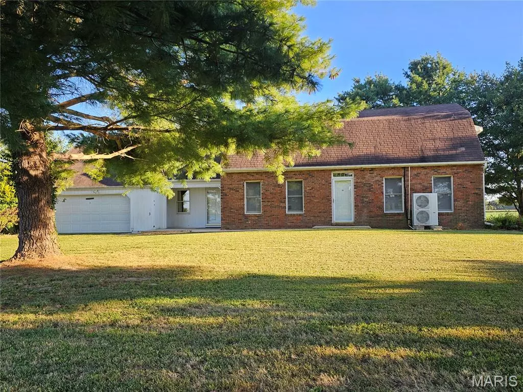 Greenville, IL 62246,1050 Maple Grove AVE