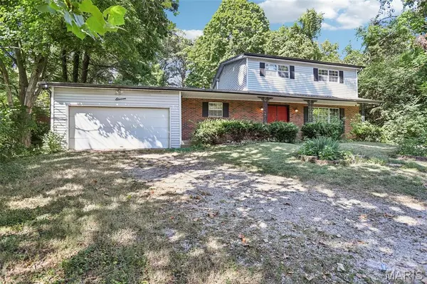 Belleville, IL 62223,11 Greenwood CT