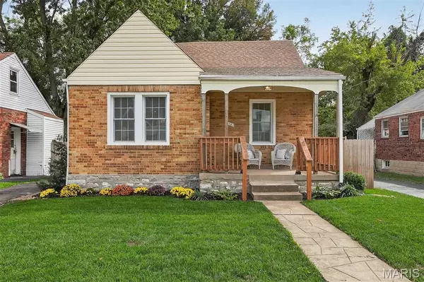 14 Patricia AVE, St Louis, MO 63135